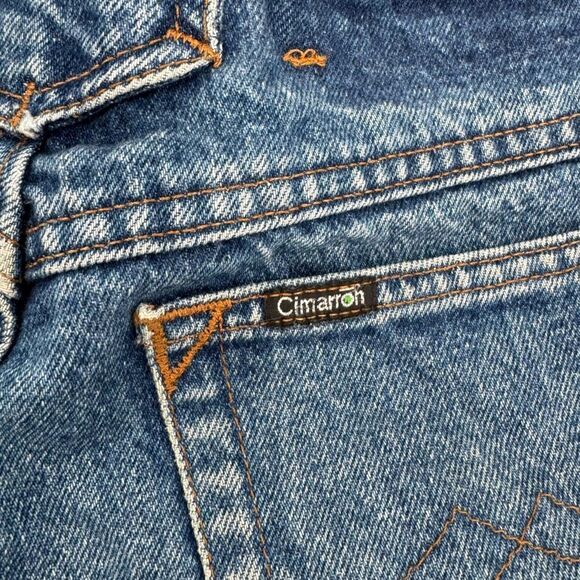 Vintage Cimarron Jean Shorts‎ with Embroidered Flowers Sz 30 (measures 26”) - Picture 6 of 7